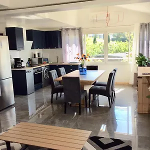 https://bienvenue-chez-alain-et-marie.fr-provencehotel.com